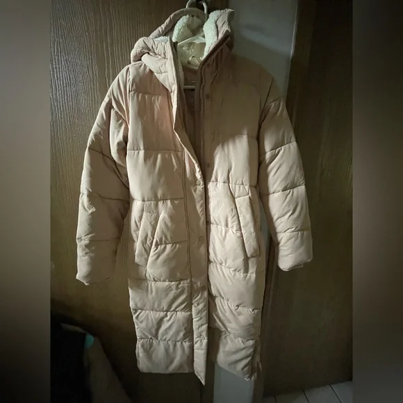 Abercrombie & Fitch Women's Light Pink Long Puffer Jacket - Picture 2 of 5